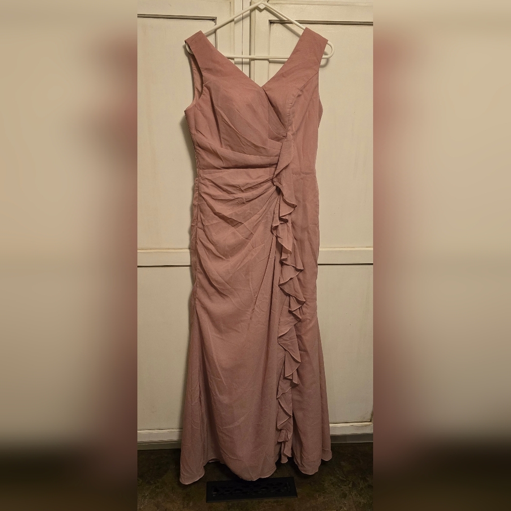 Elegant New Dusty Pink Ruffled Dress